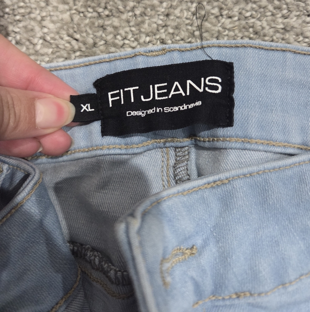 Fitjeans - Picture 2 of 2